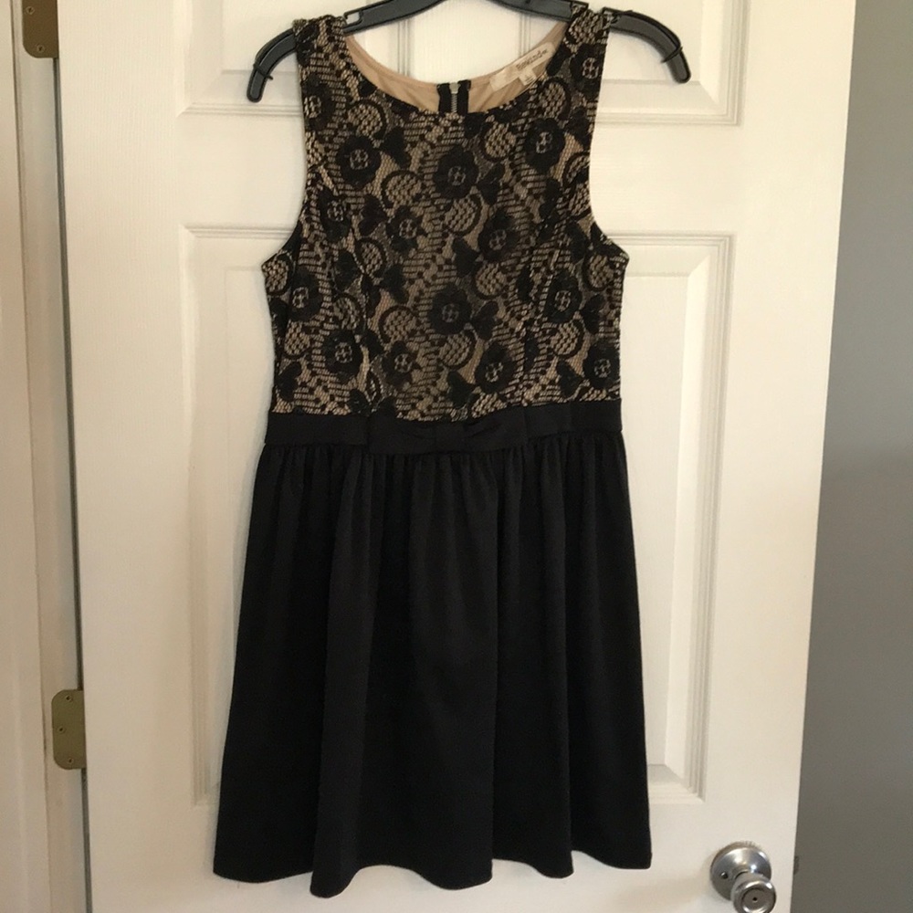 Black lace dress with tan underlay - Size L Jr.